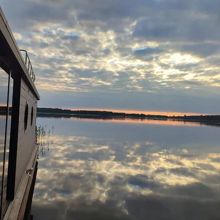 Houseboat- Dom Na Wodzie Z Sauna I Mozliwoscia Plywania Botel
