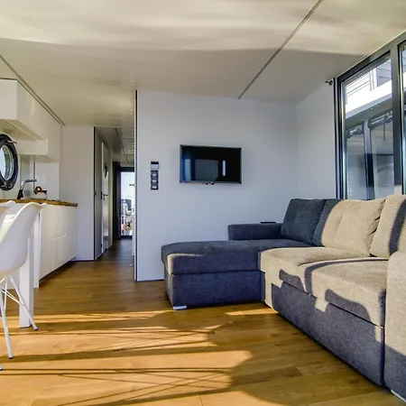 Ботель Houseboat- Dom Na Wodzie Z Sauna I Mozliwoscia Plywania