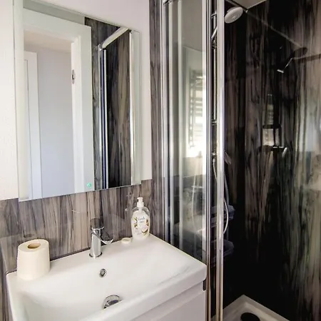 Houseboat- Dom Na Wodzie Z Sauna I Mozliwoscia Plywania