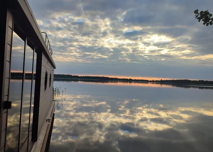 Houseboat- Dom Na Wodzie Z Sauna I Mozliwoscia Plywania Botel