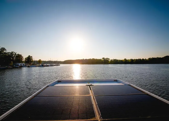 Houseboat- Dom Na Wodzie Z Sauna I Mozliwoscia Plywania Botel