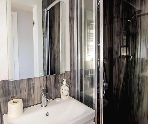 Houseboat- Dom Na Wodzie Z Sauna I Mozliwoscia Plywania