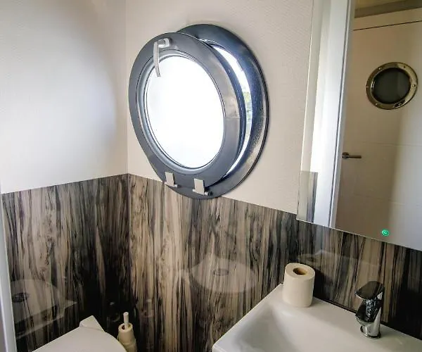 Houseboat- Dom Na Wodzie Z Sauna I Mozliwoscia Plywania * Iława